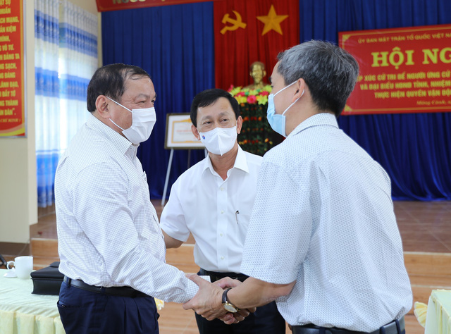 Trong 5 ngày làm việc tại tỉnh Kon Tum, Bộ trưởng đã tiếp xúc cử tri tại 10 điểm.